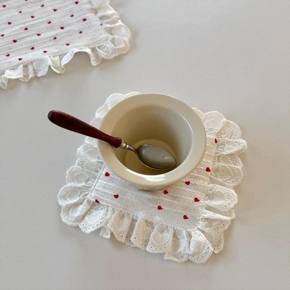 Mädchenhafter Stil Spitze Rüschen Platzsets Quadratisch/Rund Romantische Isolierunterlage Polyester Weiche Herzmuster Platzsets Teeparty