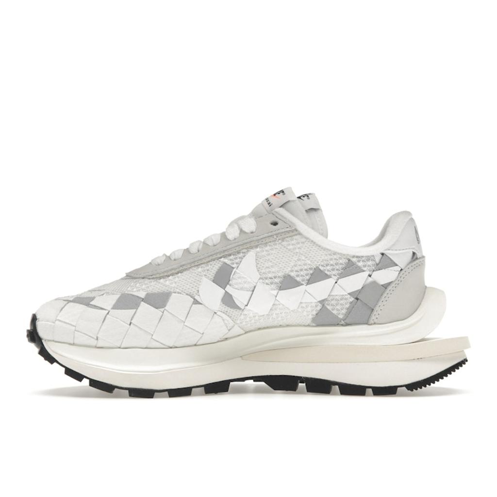 Nike Jean Paul Gaultier X Sacai X VaporWaffle Woven White Unisex Sneakers Sail DR5209-100