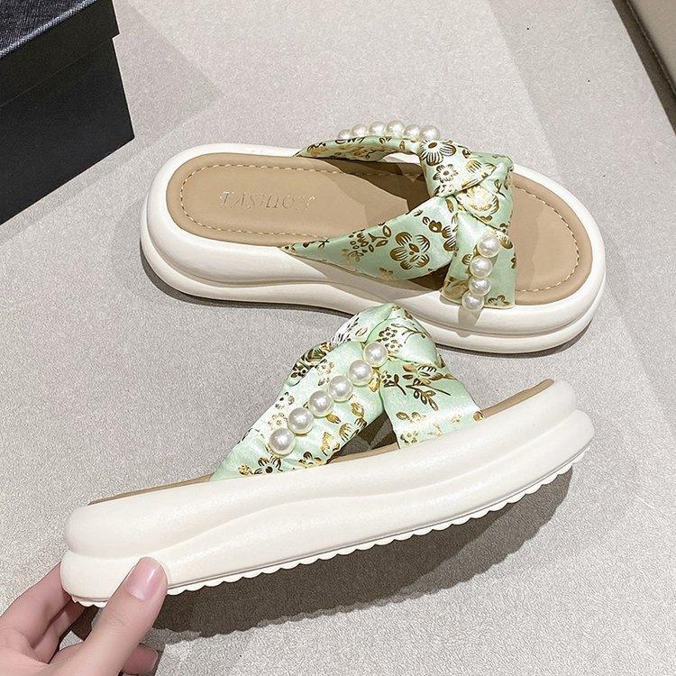 Internet Celebrity Thick Bottom Color Cross Pearl Slippers Women 2025 New Summer Wear Non-slip Casual Beach One-word