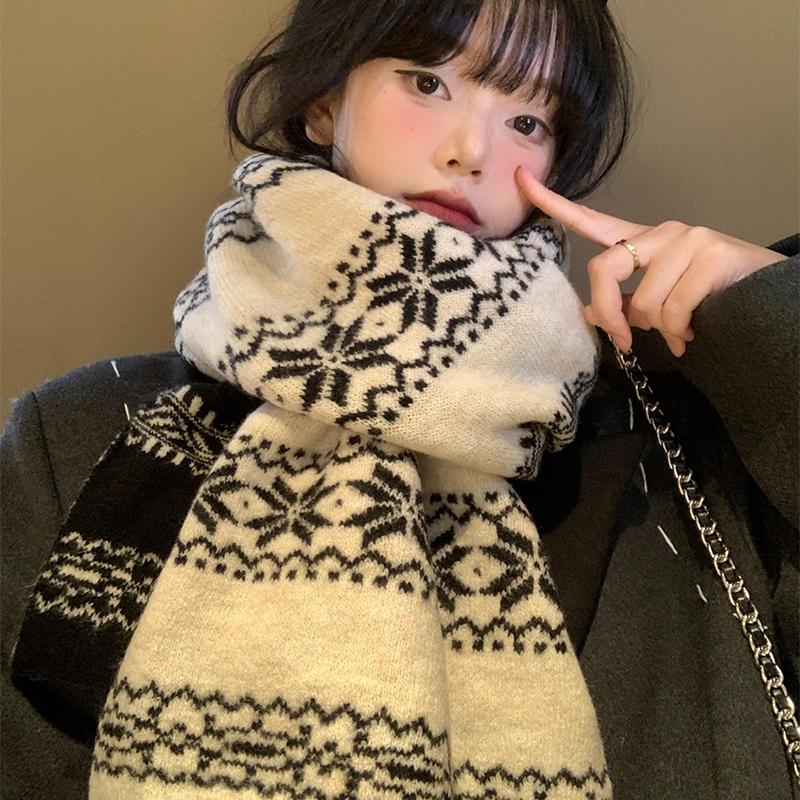 Women's Snowflake Double-Sided Knitted Scarf - Thick, Warm Vintage Shawl for Autumn/Winter In Korean Style