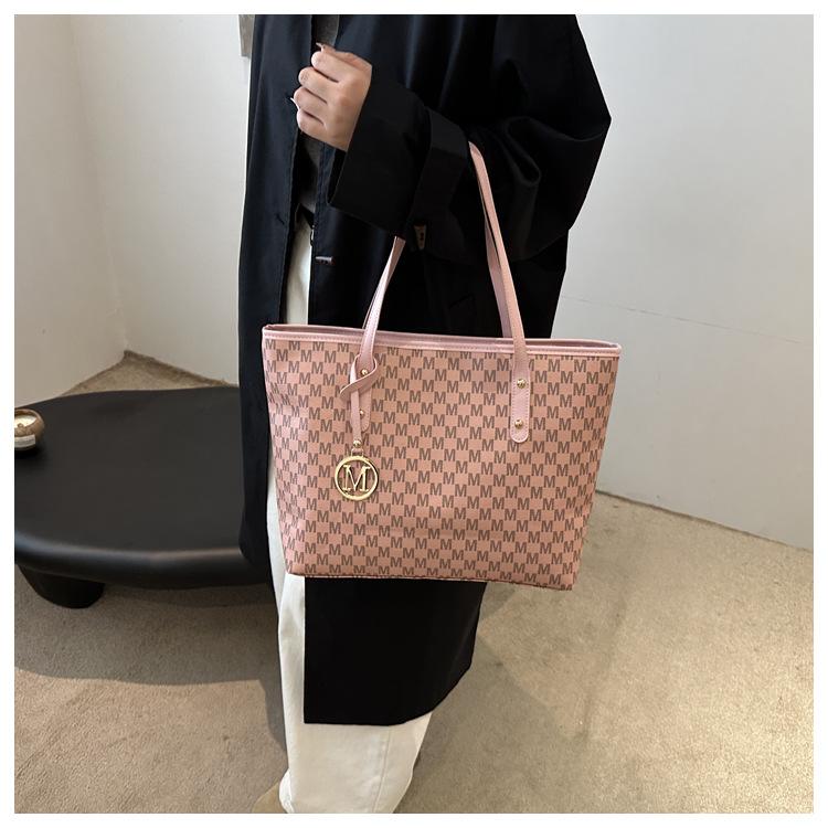 New Large Capacity Commuter Tote Bag Faux Leather Shoulder Handbag for Women Students CLE