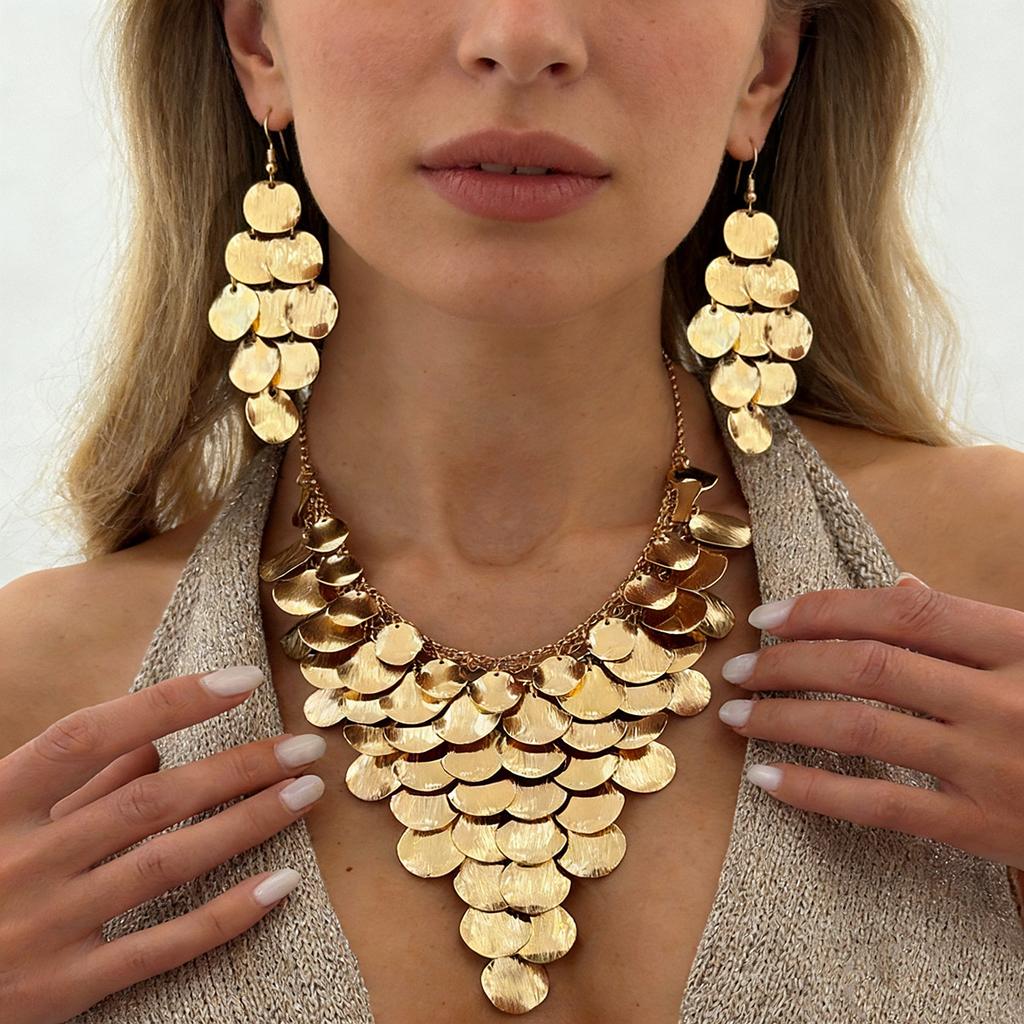 Exaggerated Waterfall-Shaped Metal Disc Fringed Necklace, Personalized Pockmarked Leaf Round Bead Collarbone Chain