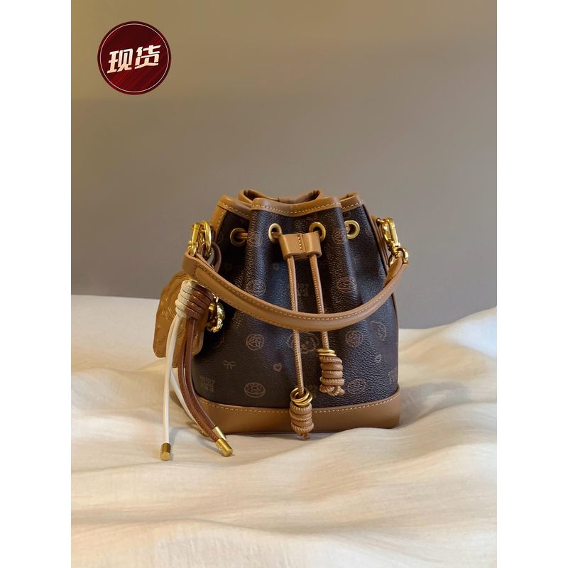 

South Style Chio2nd Bread Puppy Victoria Harbor Encounter Bucket Bag 2025 Best Selling Bag Women s Shoulder Crossbody Image color