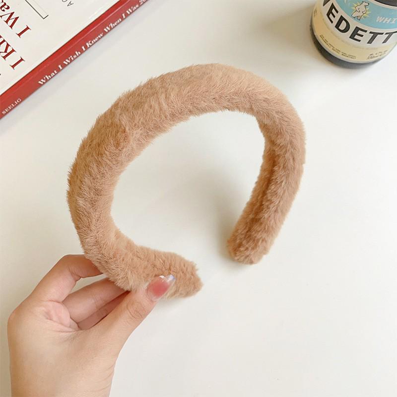 Pluszowa opaska damska - Nowa kolekcja Jesień/Zima 2024: Szykowny i Uroczy Dodatek do Włosów