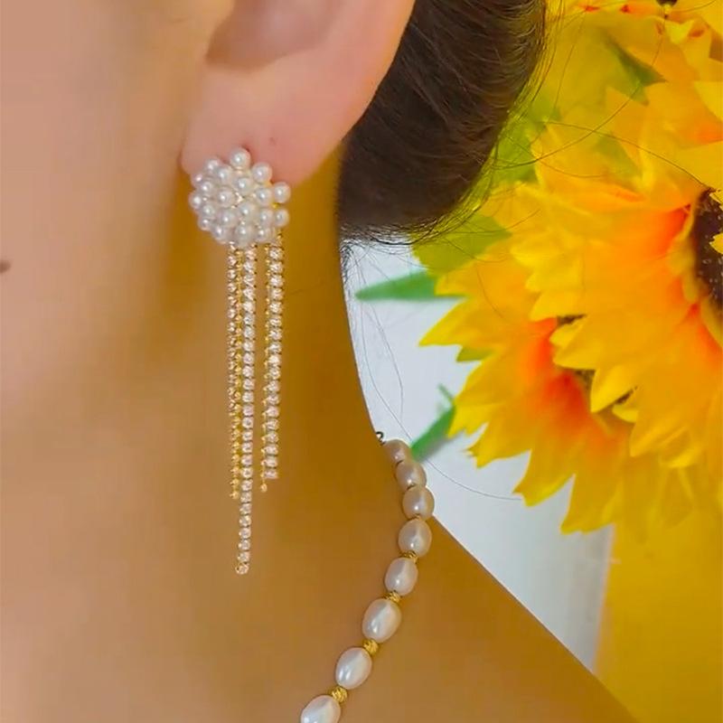 French retro pearl flower earrings for women, designed to show their faces, thin and long fringed earrings, earrings.