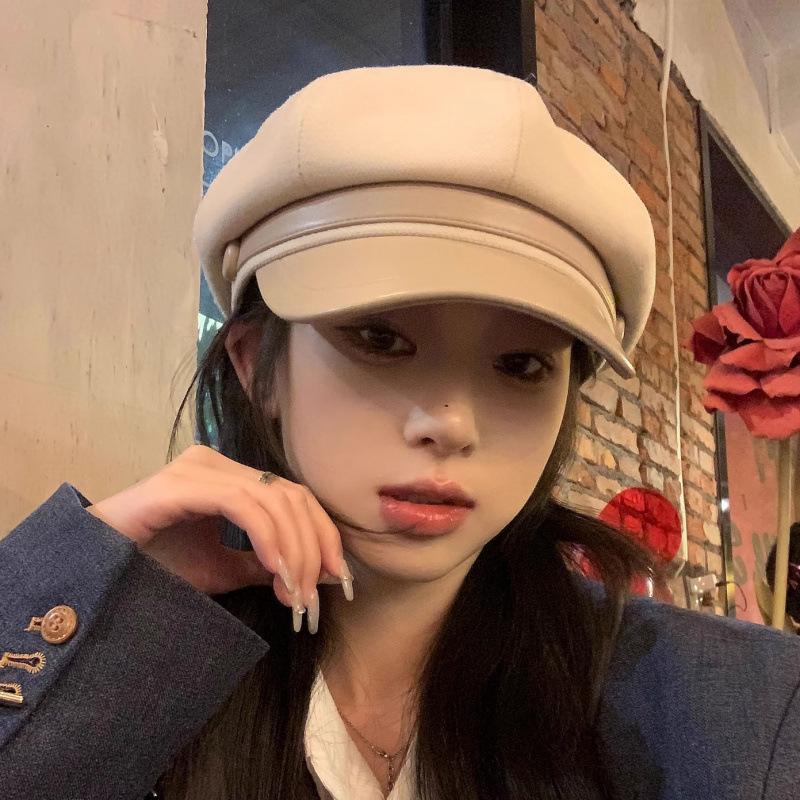 Elegant spring and autumn women's black retro Japanese-style duckbill cap, artist beret, cloud-shaped octagonal hat that makes the face look smaller