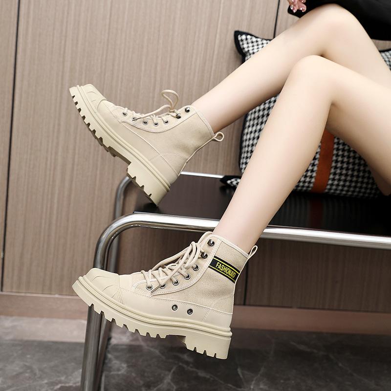 Jcd01 Nové Martensky Populární Britský Styl s Silnou Podrážkou Retro Trendy Dámské Boty Boty na Platformě Stahovací Šňůrka Patchwork