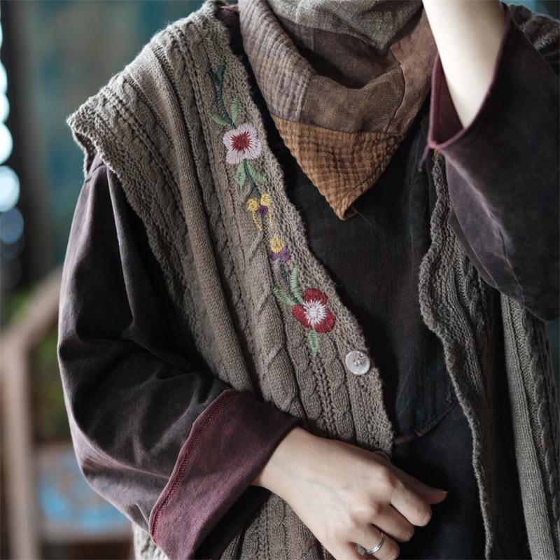 Vintage-Inspired Color Block Triangle Scarf - Ancient Mud