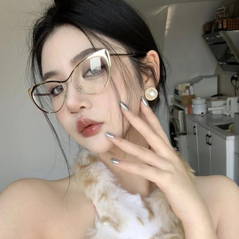 Retro Cat Eye Sunglasses Metal Frame Anti Blue Light Glasses Cat Eye Computer High Definition Blue Light Blocking Eyewear UV400