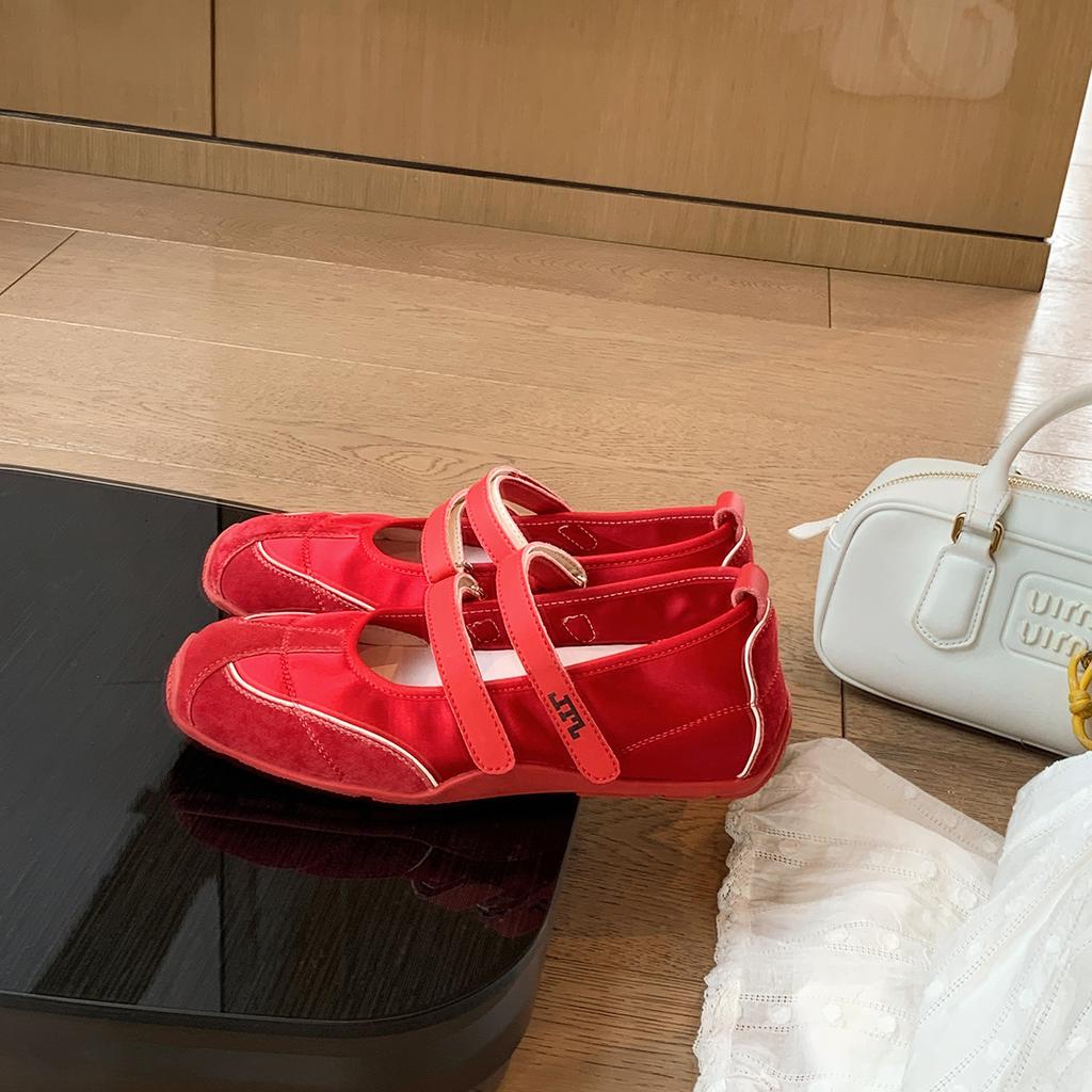 Traubenmutter mit dem gleichen runden Kopf atmungsaktives Doppel-Klettverschluss altersreduzierendes Leder leichte Mund Mary Jane Schuhe einfach kontrastierende Farbe deutscher Zug