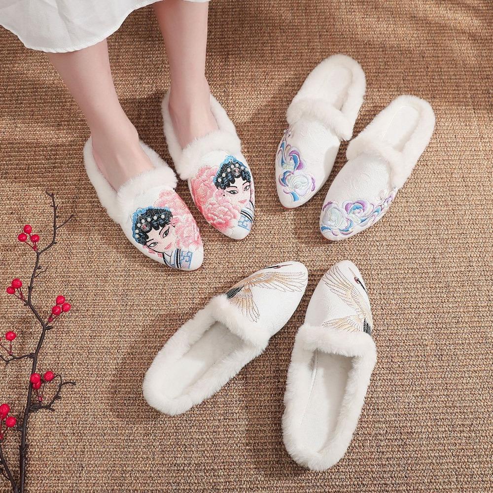 Pantoufles en tissu de coton pour femmes à la mode Broderie Opéra de Pékin Nuage Auspicieux Diapositives Confortables Dames Maison Extérieur Chaussures Pointues