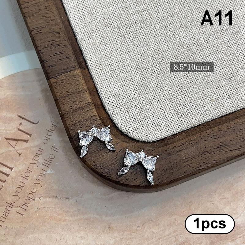 1Pcs Luxury Sparkle Zircon Crescent Shape Pendant Silver Alloy Nail Art  Jewel Decorations Manicure Ornaments