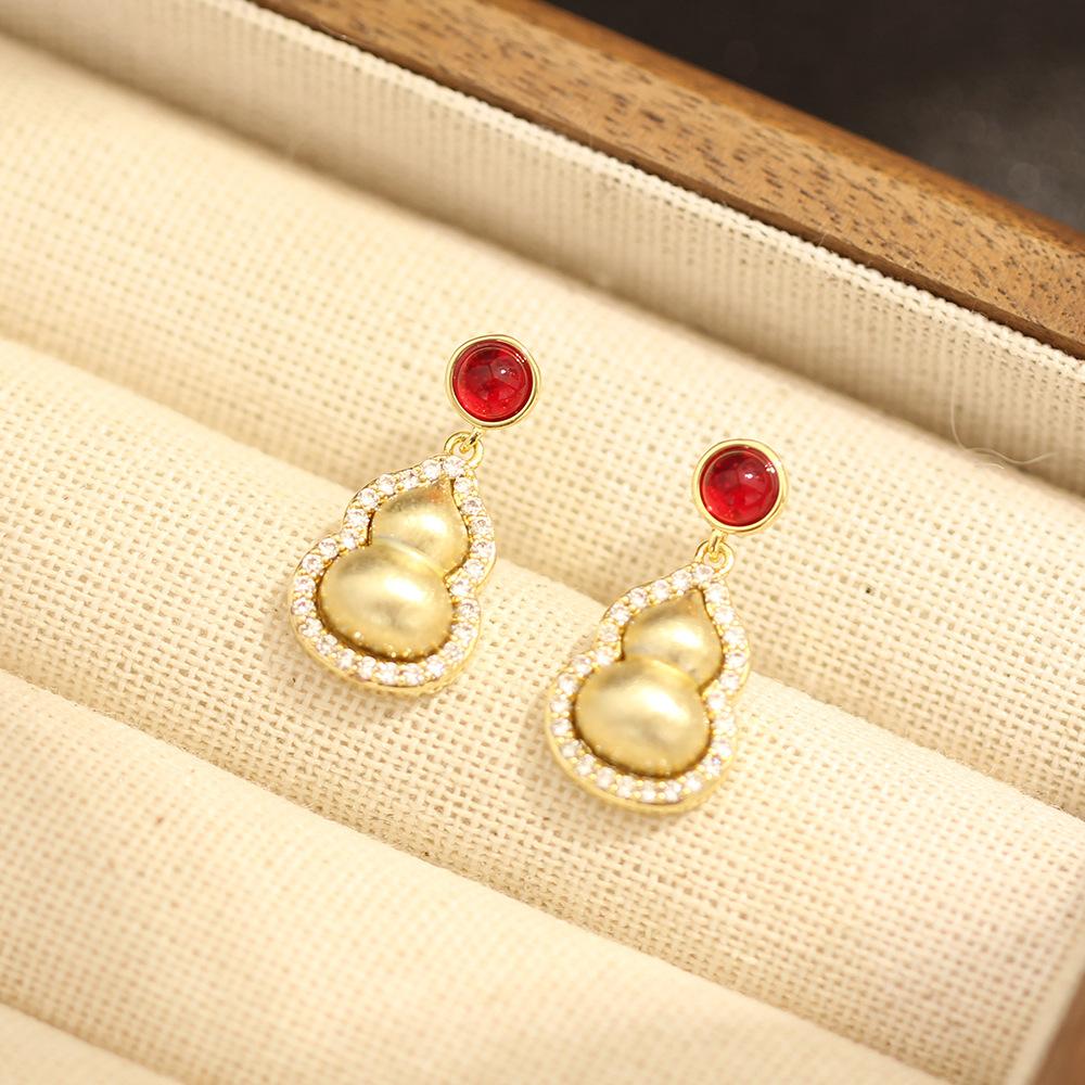 Chinese retro versatile gold gourd earrings light luxury diamond 925 silver needle women's stud earrings earrings and earrings are versatile