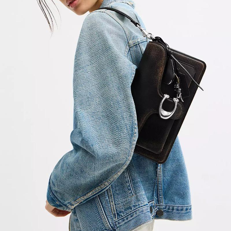 Coach Tabby 26 Forma a C Hardware Borsa a Tracolla in Pelle Vintage Media Borse da Donna Tè Chiaro CBH35-LHPMZ