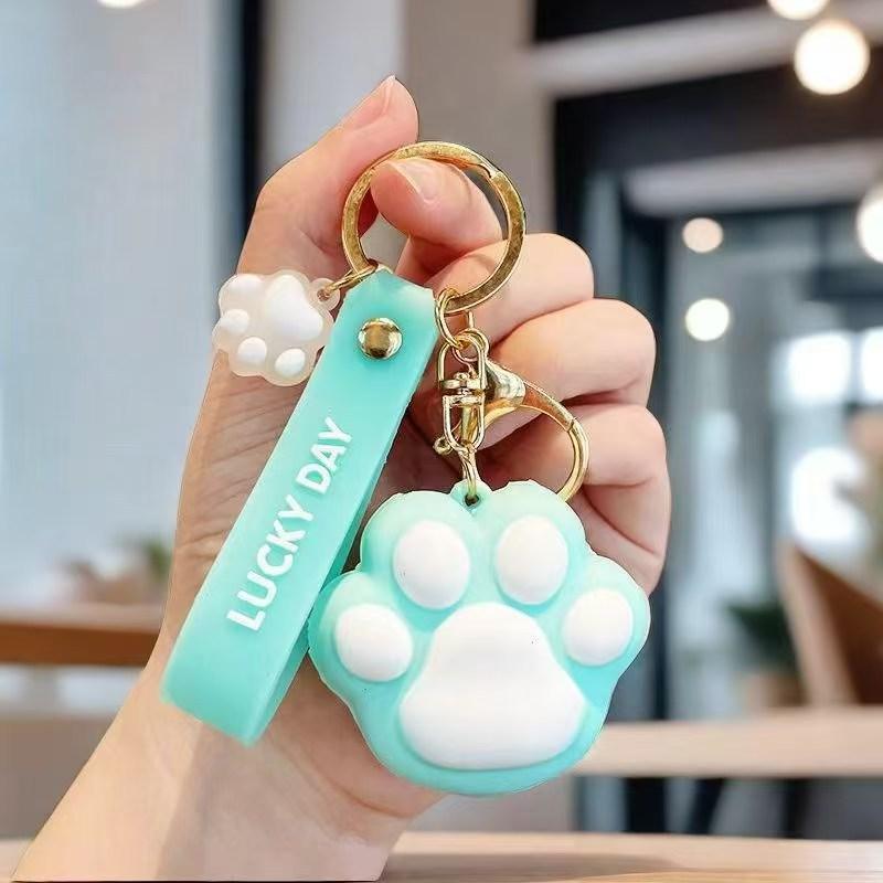 Cute Cat Claw Keychain Pendant, Schoolbag Pendant, Video Game City Small Gift Couple Keychain, Keychain.