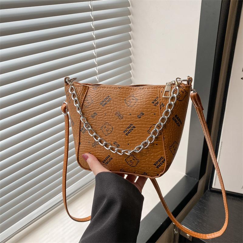 

Light luxury letter printing bucket bag, presbyopia 2025 summer new ingot boat high-end single shoulder crossbody mobile phone bag