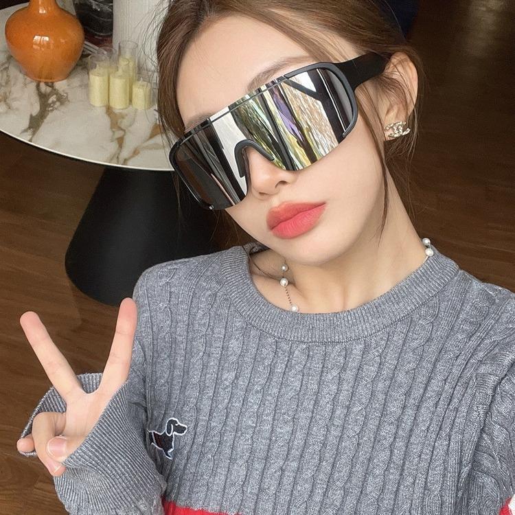 Lunettes de soleil vintage noires mates à monture surdimensionnée pour l'extérieur, l'équitation, l'alpinisme, le ski, coupe-vent, protection des yeux, lunettes de soleil amincissantes