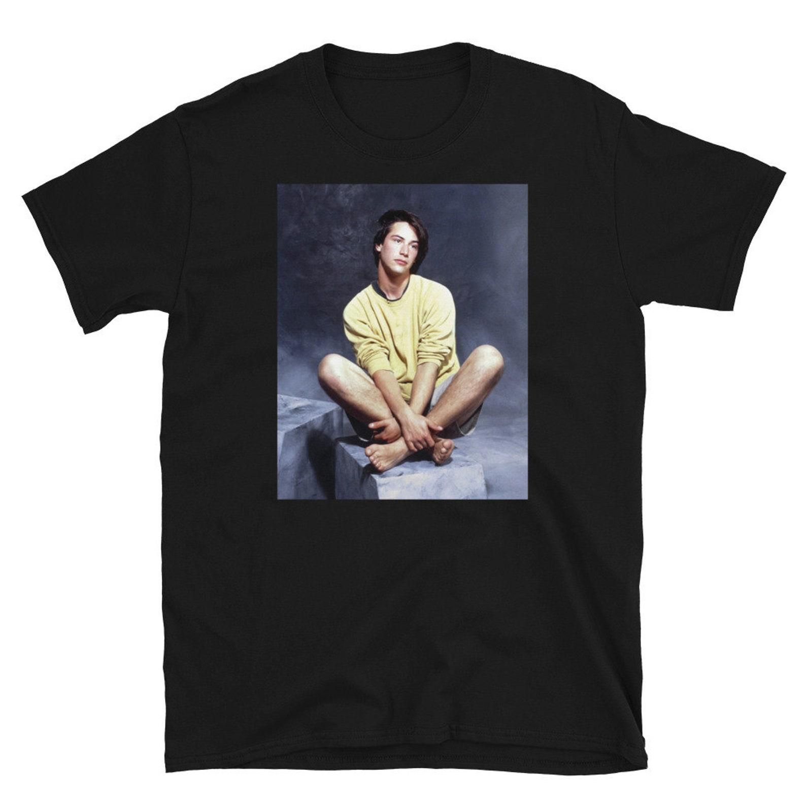 young keanu reeves sitting in the zen lotus position T-Shirt 4XL