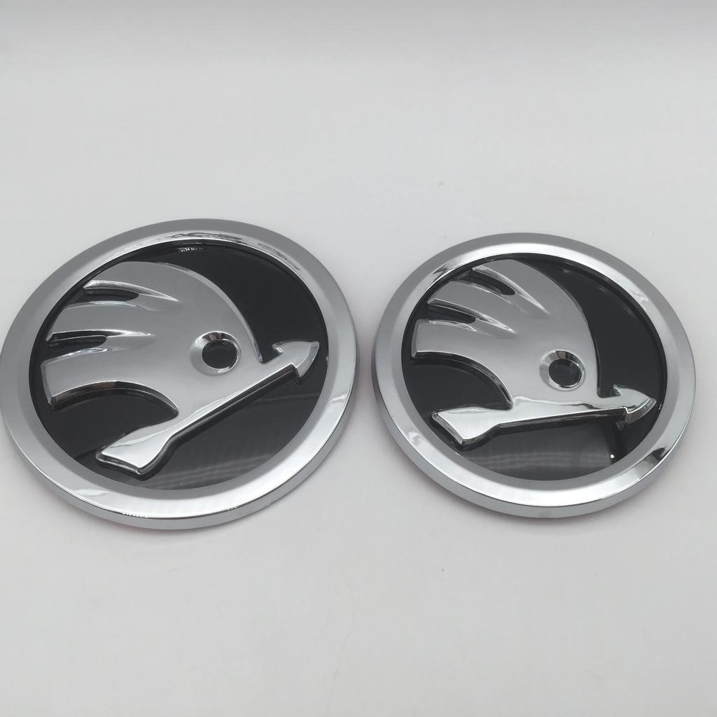 Samolepka na auto 2ks 90mm 80mm pro vůz SKODA Přední mřížka Kapota Znak na kapotě Zadní nárazník Kufr Samolepka Odznak Stylingový doplněk