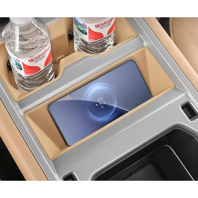 For Land Rover Defender 2025 90 110 130 Wireless Charging Pad Silicone Non-Slip Central Water Cup Holder Modification Accessory