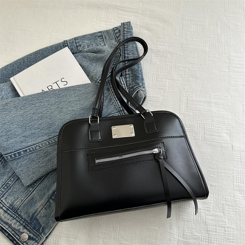 

Ретро сумка большой вместимости женская 2025 новая модная на плечо подмышку сумка для боулинга легкая и вместительная