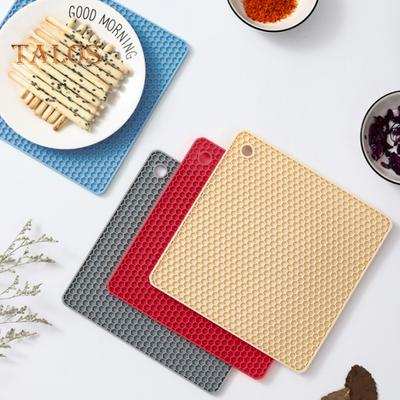 4Pcs Silicone Trivet Mats for Hot Dishes Heat Resistant Hot Pads Pot Holders Flexible Placemats Non-Slip Multi-Purpose Kitchen Tool