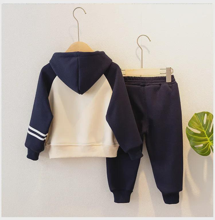 Stilvolle Jungenanzüge & Baby Mädchen Samtige Frühling/Herbst Sportbekleidung 2023