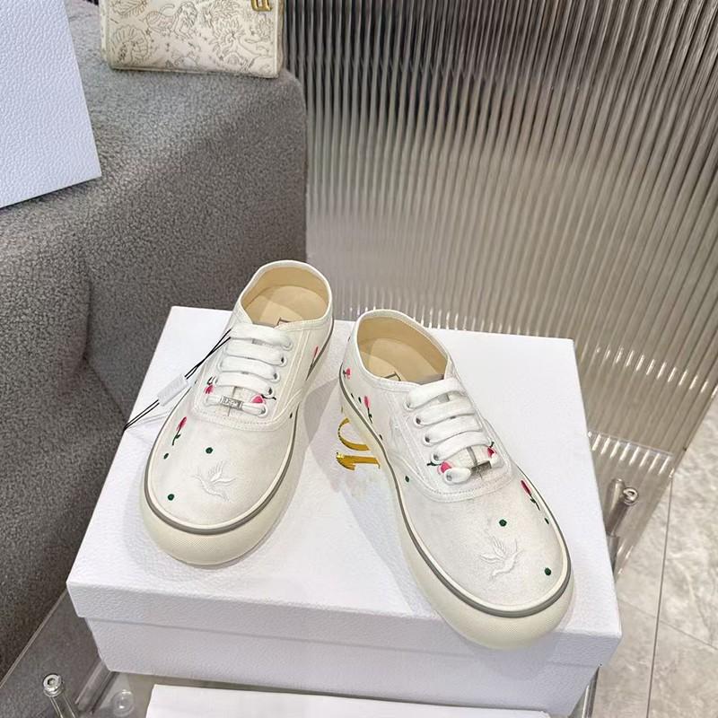 Womens Clover Embroidered Canvas Sneakers Thick Sole Casual Trainers