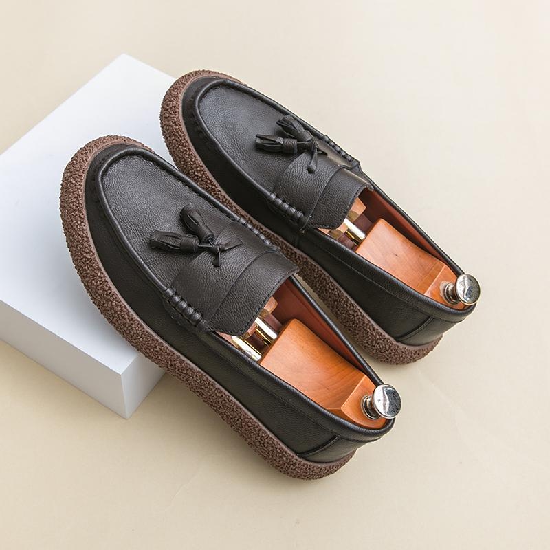 Fashion Classic Black Spring Men's Fashionable Comfortable Thick Soled Casual Leather Shoes Brand Men Tassel Pointed Breathable Loafers