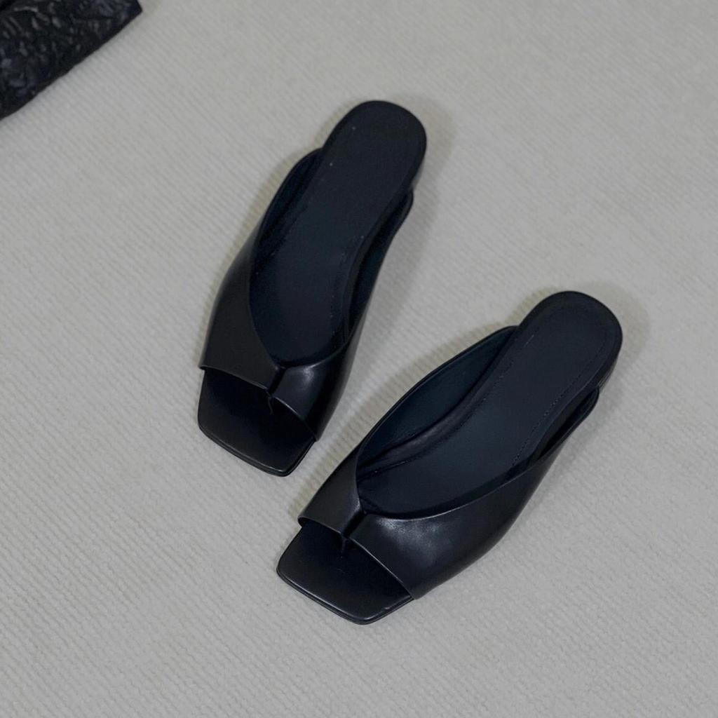 Leather square-toed one-word slippers women's summer 2025 new hemming low-heeled flat-bottomed casual versatile sandals