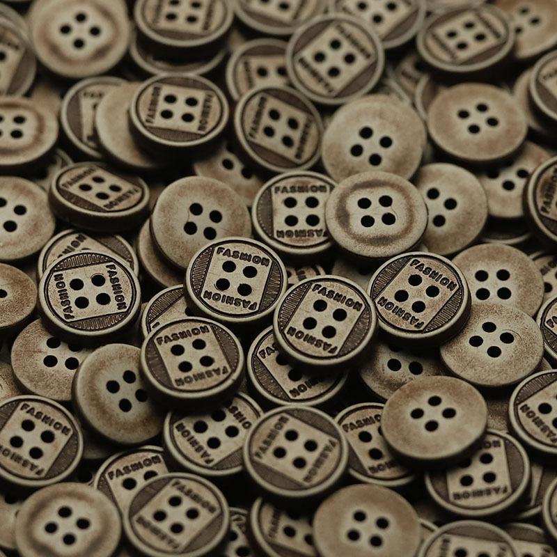 

5 шт. Пуговицы в стиле ретро с английским алфавитом Четыре глаза для детского свитера, рубашки, британских брюк, пуговицы для одежды лидера 1 #[12mm four-eye box FS coffee color]