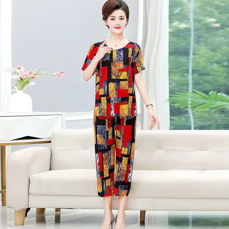 Autumn Ice Silk Two-Piece Set for Women: Loose, Elastic, Short Sleeve Homewear for Middle-Aged and Elderly