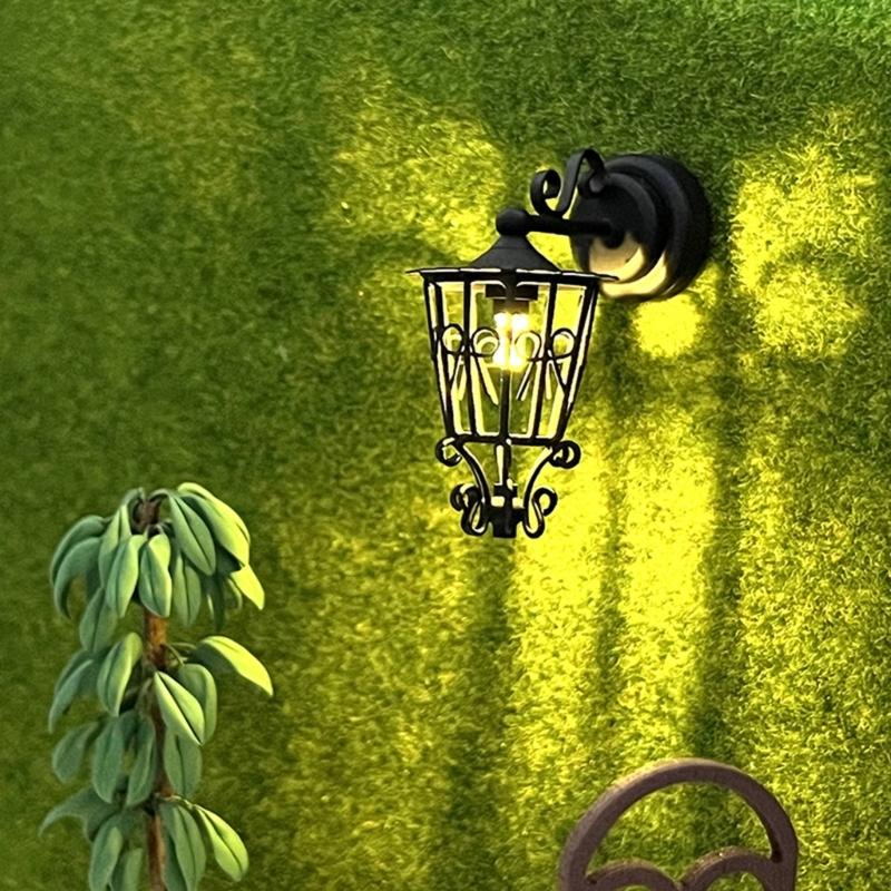 Puppenhäuser Ausgehöntes Wandleuchten für Miniatur im Maßstab 1:12 Schwarze Gartenwandlampe für realistische Puppenhäuser Raumdekoration