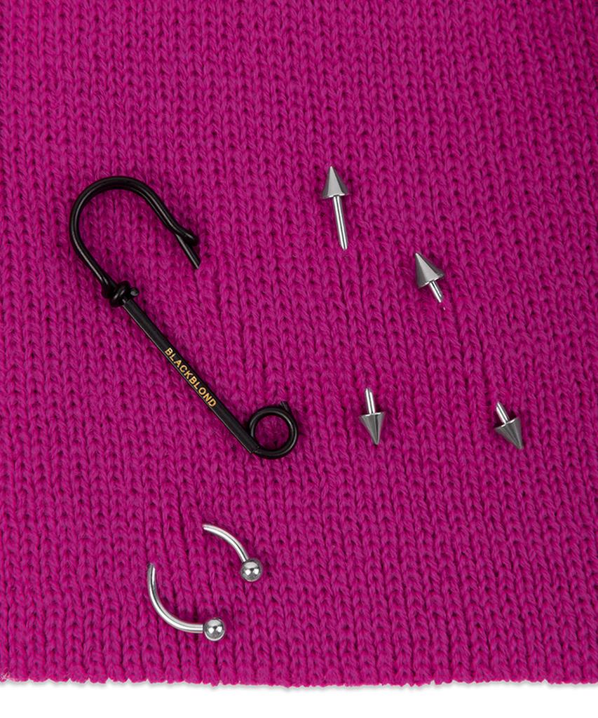 BLACKBLOND Vividi Embroidered Logo Piercing Beanie (Magenta)