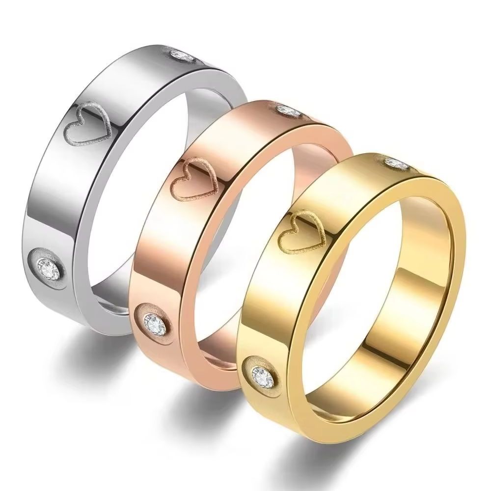Classic Fashion Stainless Steel Heart Crystal Ring Gold Color Smooth Surface for Couples Wedding Jewelry Accessory Sizes 5-11