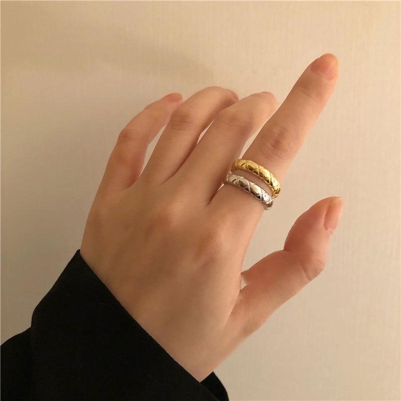 Korean Retro Rhombus S925 Silver Women's Twisted Ring - Simple, Polished, Cold Style, Perfect for Index Finger