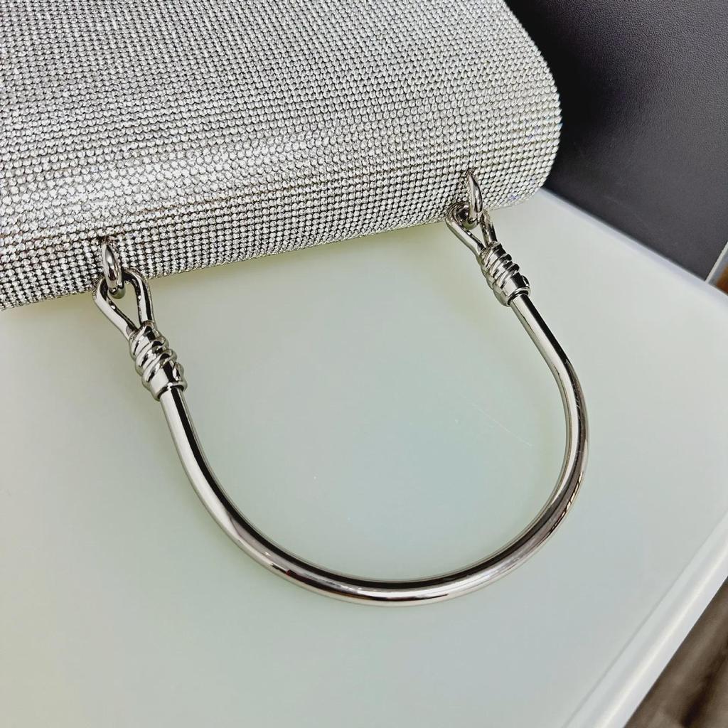 2023 European & American Luxury Shining Diamond Knotted Evening Wrist Handbag