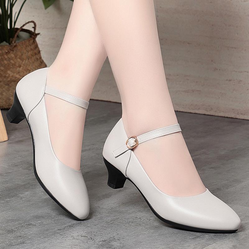 Soft sole one-word buckle medium heel long station work shoes black leather shoes women's shoes dancing cheongsam mother single shoes