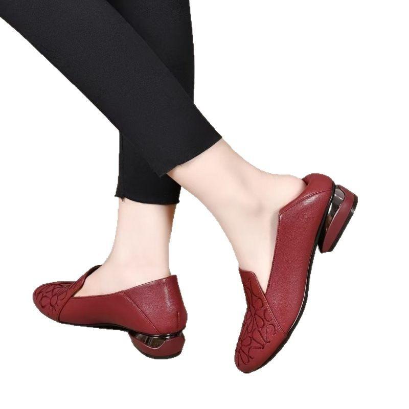 2025 Herbst neue Slipper Leder Ein-Pedal Damen Schuhe bequem vielseitig weiche Sohle lässig flach Mutter Schuhe