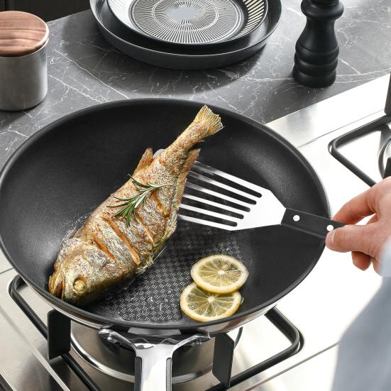 Fried Fish Spatula Pancake Turner Stainless Steel Cooking Spatula with Non-Slip Handle Ergonomic BBQ Scraper Steak Turner Kitchen Tool