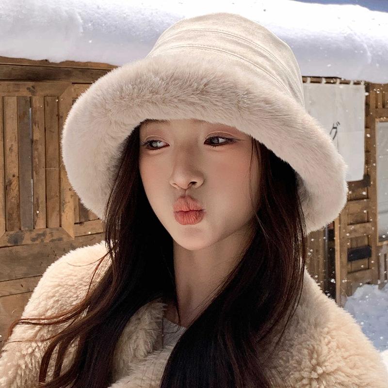 Hat Women's Fashion Bucket Hat Autumn and Winter Velvet Warm Ear Protector Cap for Women Winter, Winter Clothes for Women, Hat