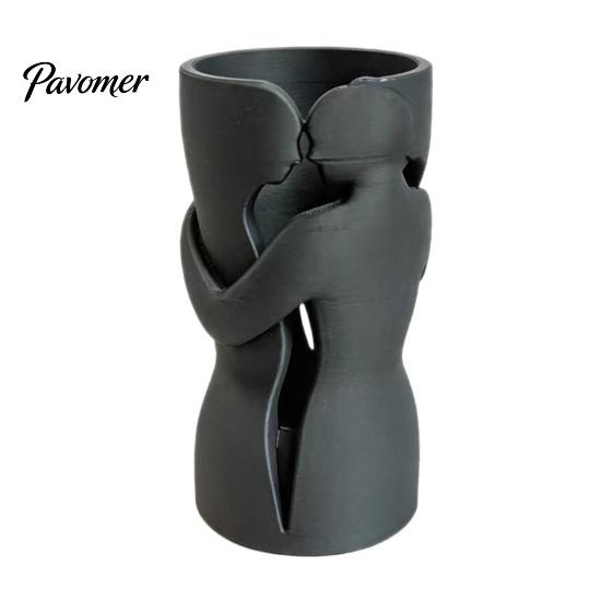 Modern Living Room Table Centerpiece Couple Embracing Abstract Vase, Matte Black Decorative Sculpture, Style Romantic Home Atmosphere Ornament