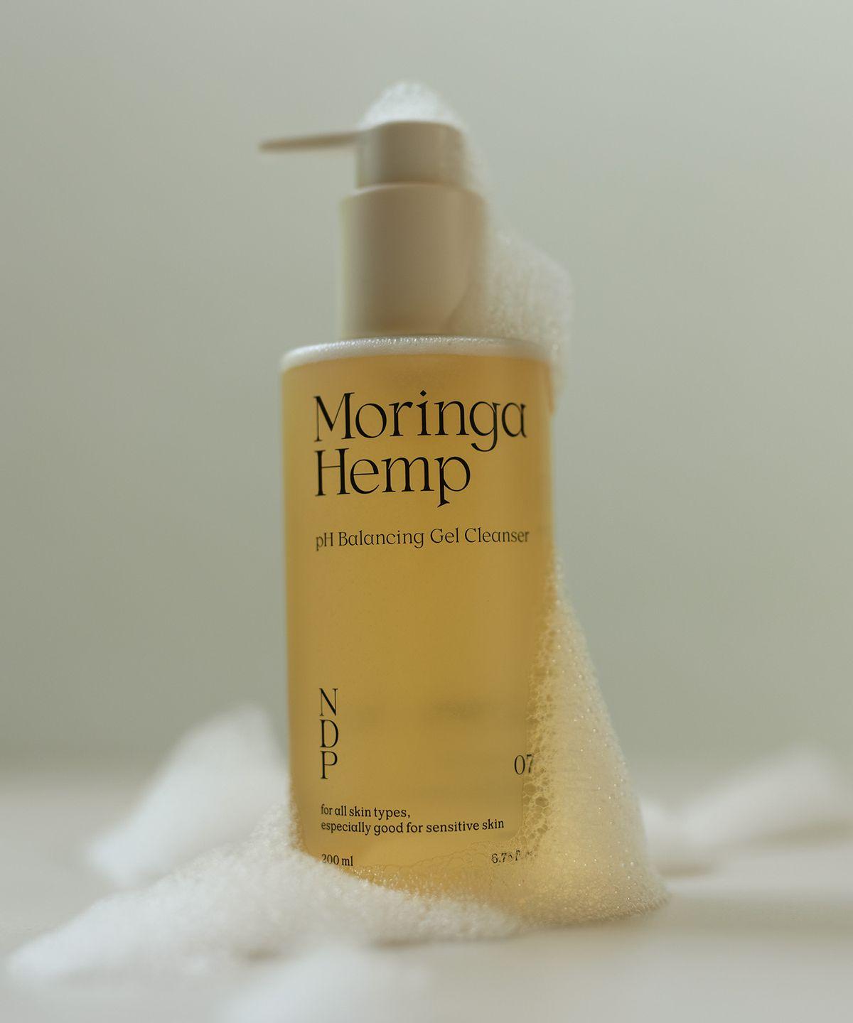 Moringa Hemp Mildly Acidic Gel Cleanser 200ml