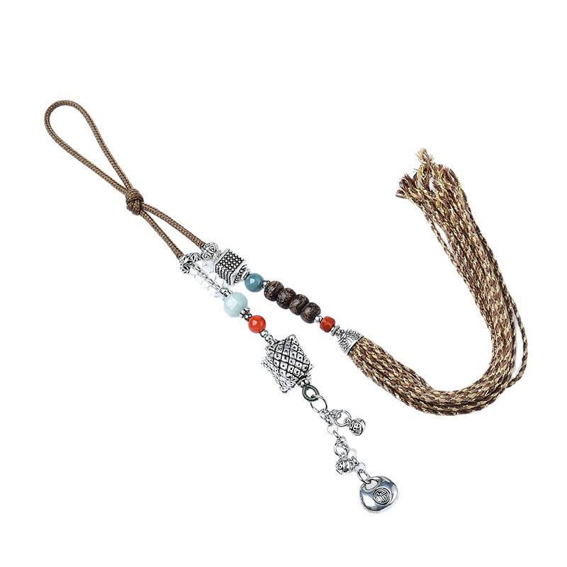 Joias de Prata Feitas à Mão em Estilo Tibetano: Pingentes, Bolsas, Chaveiros, Anéis e Fivelas em Estilo Literário.