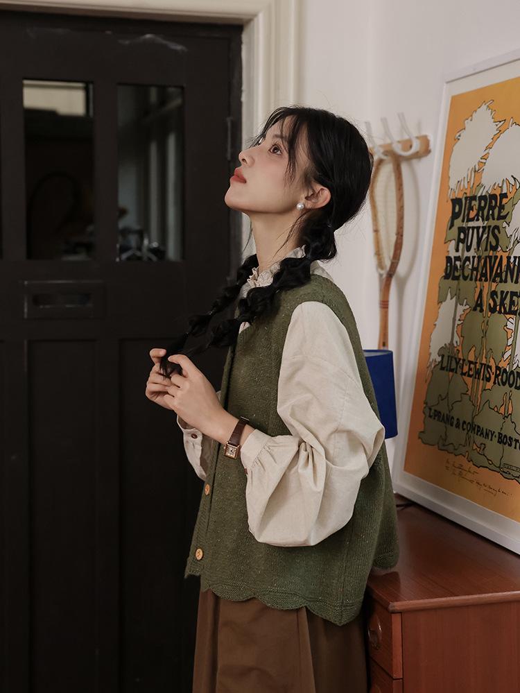 2026 Spring Women's Japanese Stand Collar Lace-Trimmed Slim Shirt