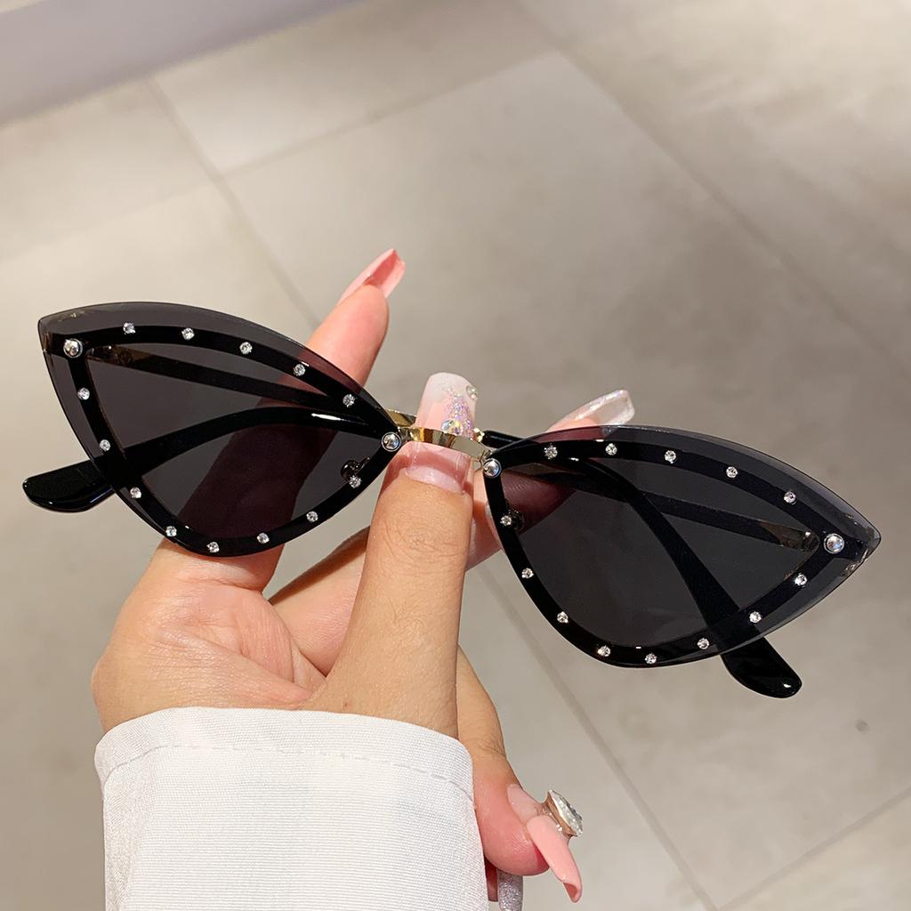Vintage Punk Luxury Brand Designer Diamond Cat Eye Sunglasses Women Sun Glasses For Female Uv400 Trend Rimless Metal Rivet Shade
