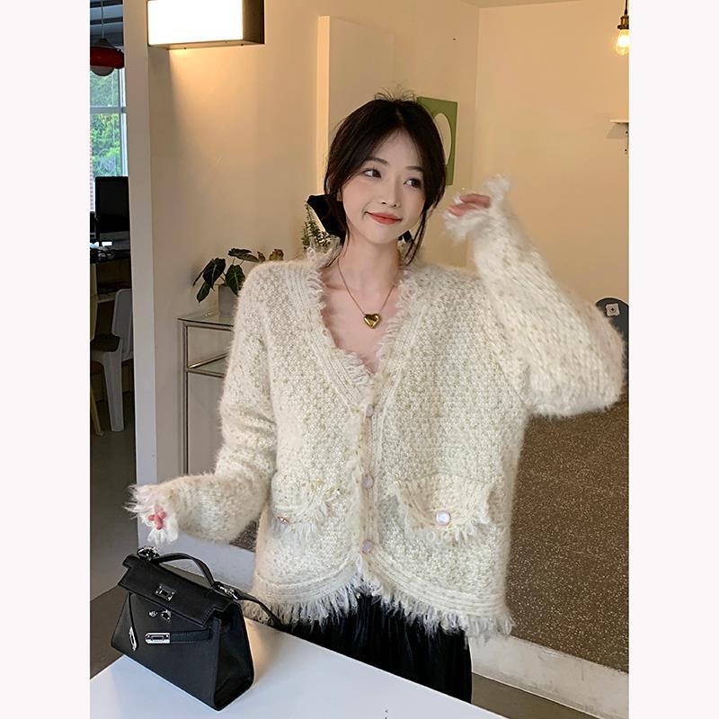 

Xiaoxiangfeng пальто вязаный кардиган осень и зима новый утолщенный зрелый легкий роскошный нишевый темперамент свитер топы для женщин One Size