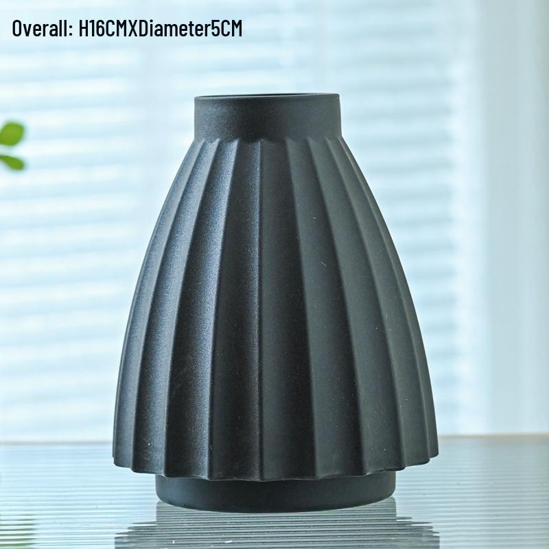 Nordycki Biały Plastikowy Mały Wazon - Minimalistyczny Wystrój do Kompozycji Kwiatowych do Salonu