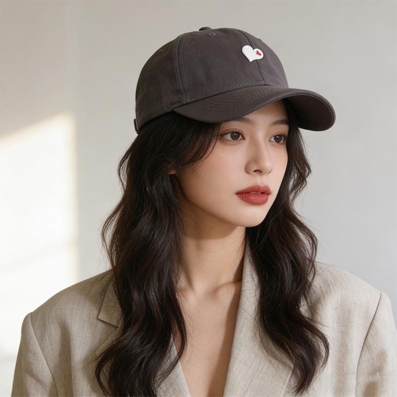 Heart-Print Women's Baseball Cap Versatile Soft-Top Design with Wide Brim To Flatter Your Face—Perfect for Couples and Sun Protection