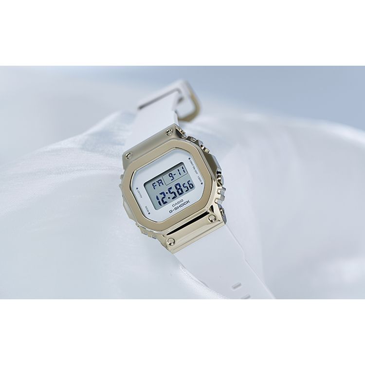 Casio G-Shock Metal Element Retro Square LCD Display Shockproof Waterproof Sports Quartz Watch Resin Strap Women watches White GM-S5600G-7PRD